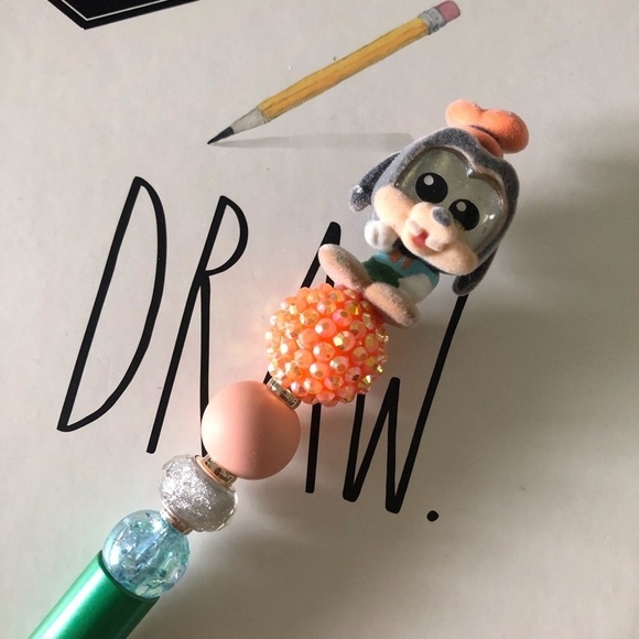 Disney Doorables: Mickey & Friends: Goofy handmade beaded pen - Picture 1 of 3
